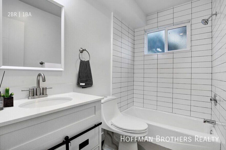 Building Photo - 161 S Burlington Ave