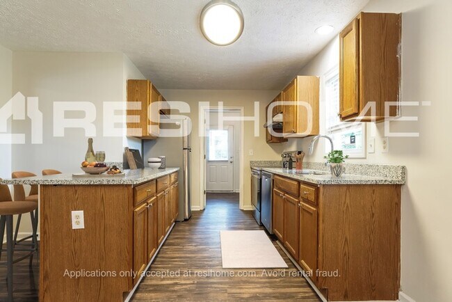 Building Photo - 4925 43rd Way N