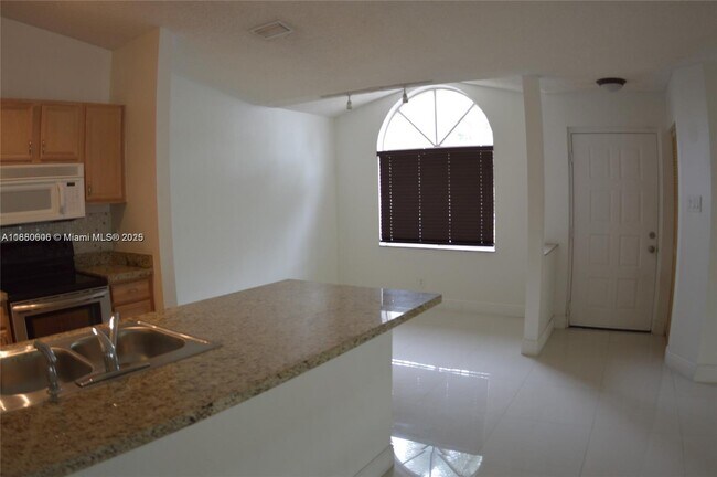 Building Photo - 10630 SW 157th Ct