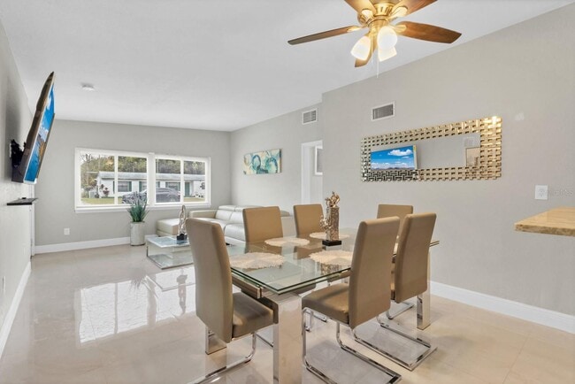 Building Photo - 5838 Sage Dr