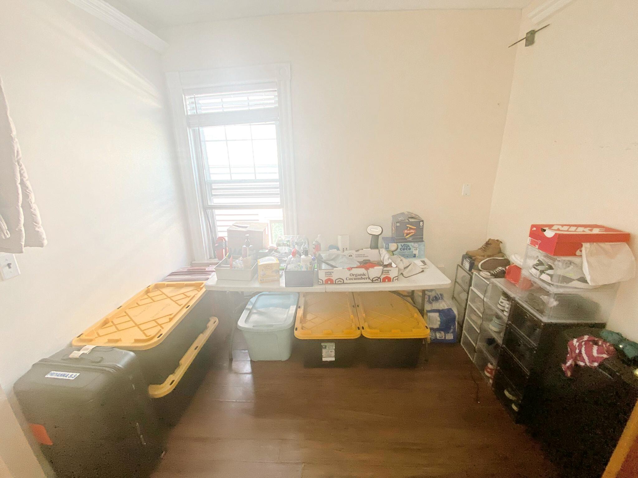 Building Photo - 738 Parker St