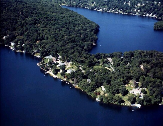 Primary Photo - 3 Kirk Lake Dr