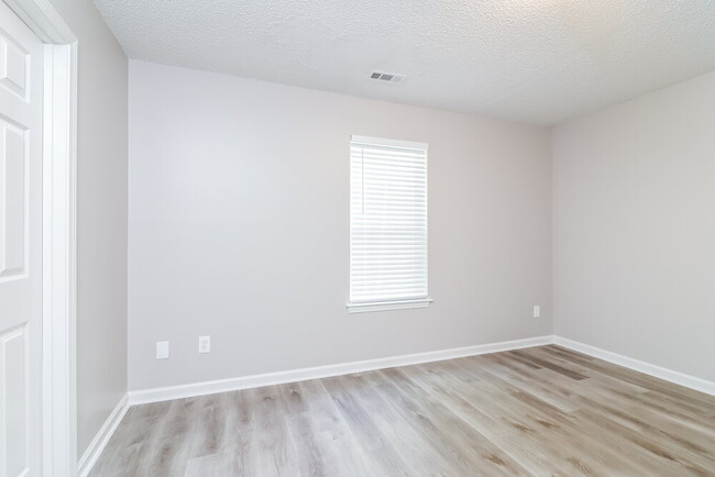 Building Photo - 350 Prescott Ct