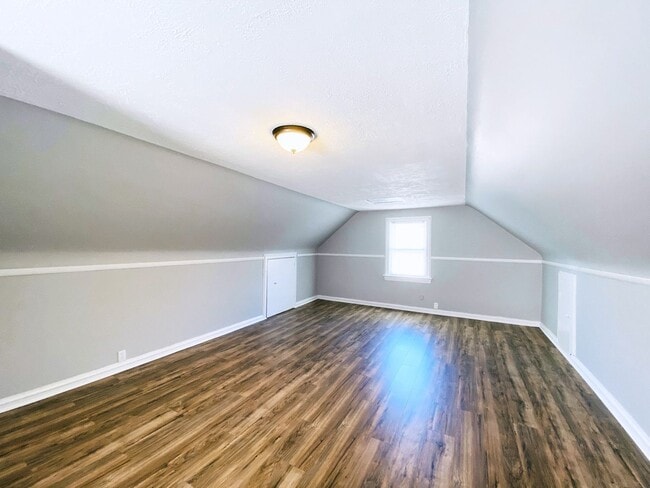 Building Photo - 4 Bed - 1 Bath Colonial for Rent in Clevel...