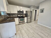 Building Photo - 950 NW 5th St