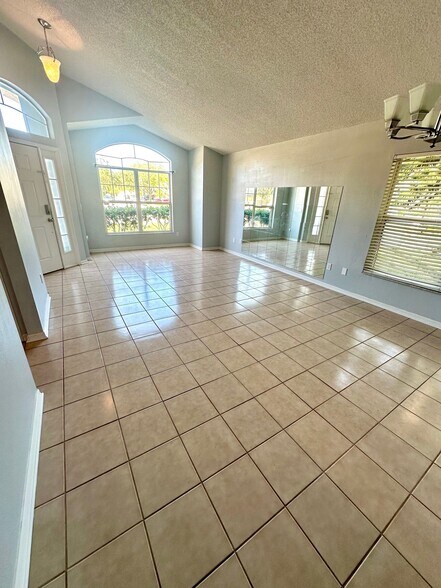 Building Photo - 10209 Rivers Trail Dr