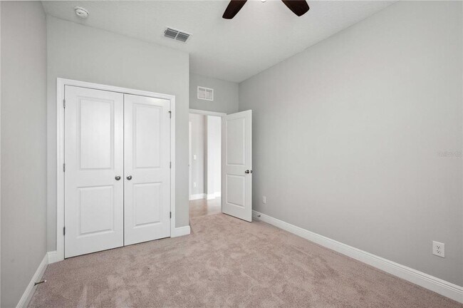 Building Photo - 2560 Warren Acrs Blvd