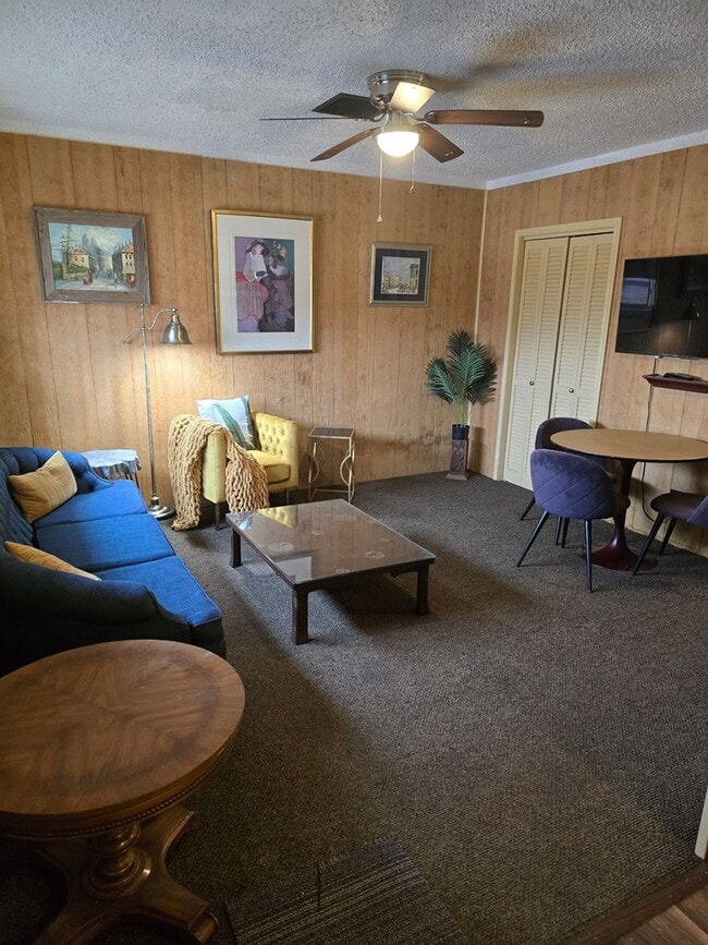Building Photo - 1501 N Texas Ave