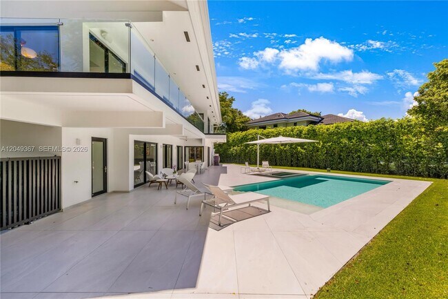 Building Photo - 7180 E Lago Dr