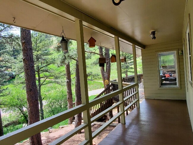 Building Photo - Spacious 4-bedroom + study home; Includes Hot tub and Pool Table - Avail. Now!