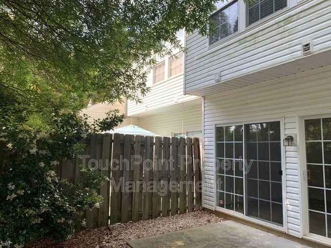 Building Photo - 3262 Mannington Dr
