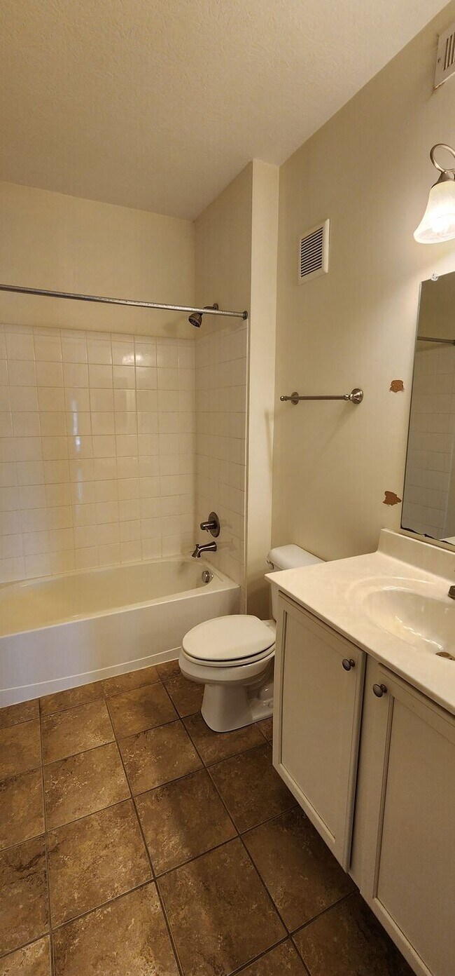 Building Photo - Fantastic 2-3 Bedroom Condo in Powell