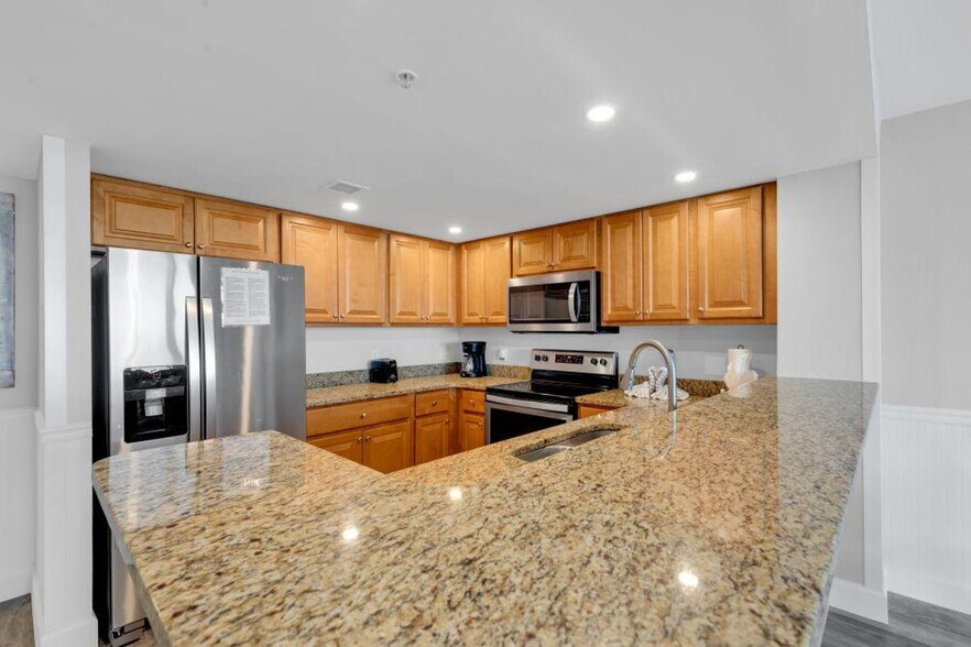 Building Photo - 1700 N Ocean Blvd