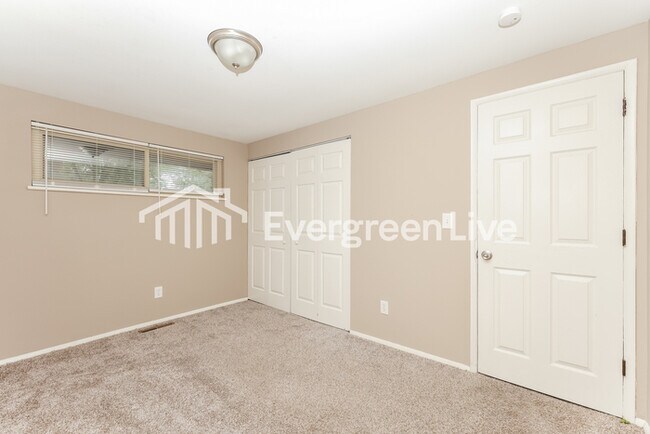 Building Photo - 5919 Chambersburg Rd