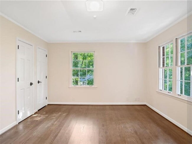 Building Photo - 755 River Gate Dr