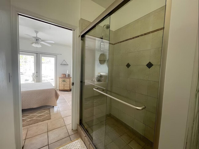 Building Photo - 430 45th St