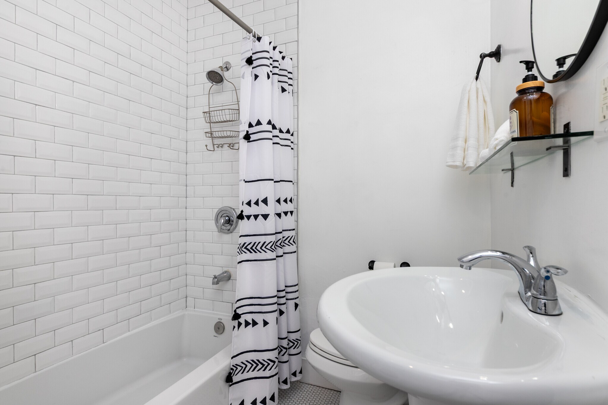 Building Photo - 6008 Carlton Way