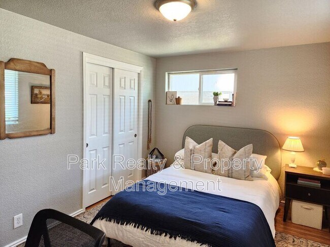 Building Photo - 5520 E Thrill Pl