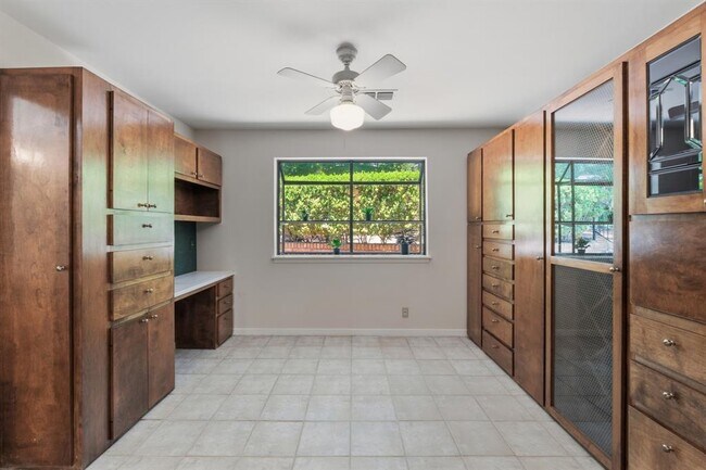 Building Photo - 2802 Pecos St