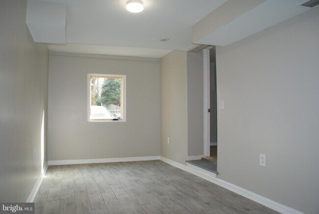 Building Photo - 9207 Colesville Rd