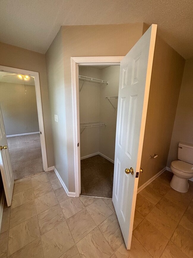 Building Photo - Spacious 3 bedrooms 2 ½ bath home in Rolli...