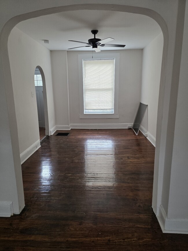 Building Photo - 3151 Ravenwood Ave