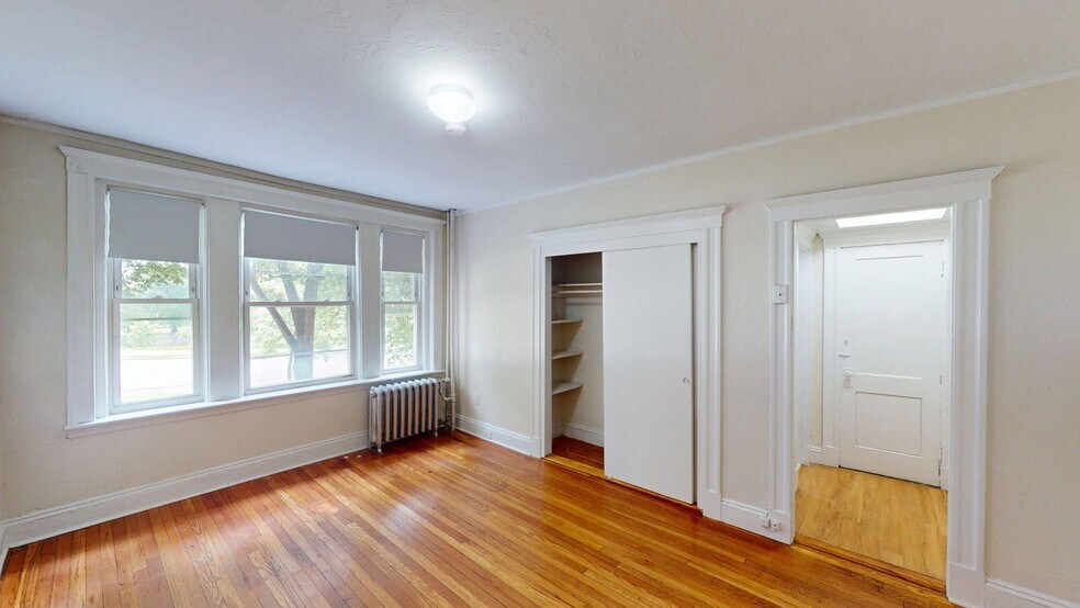 Building Photo - 2 Charlesgate W