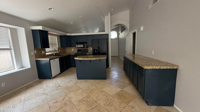 Building Photo - 213 S Crosscreek Dr