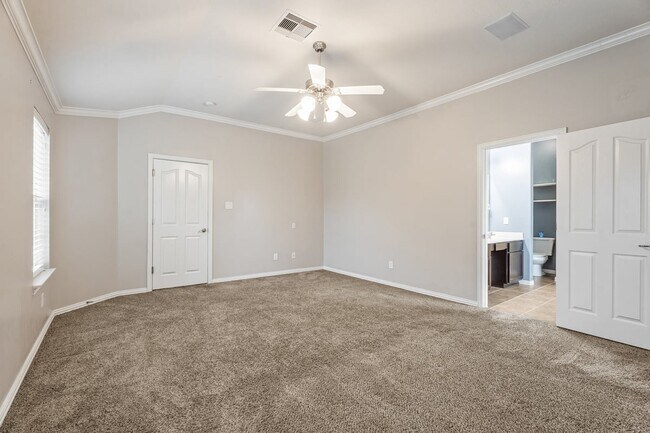 Building Photo - 6605 Fallen Breeze Ln