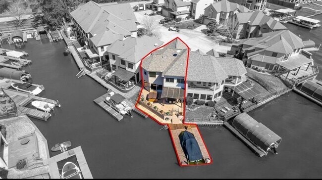 Building Photo - 335 Old Aqua Landing E
