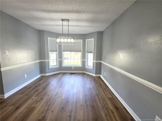 Building Photo - 2917 Franzia Dr
