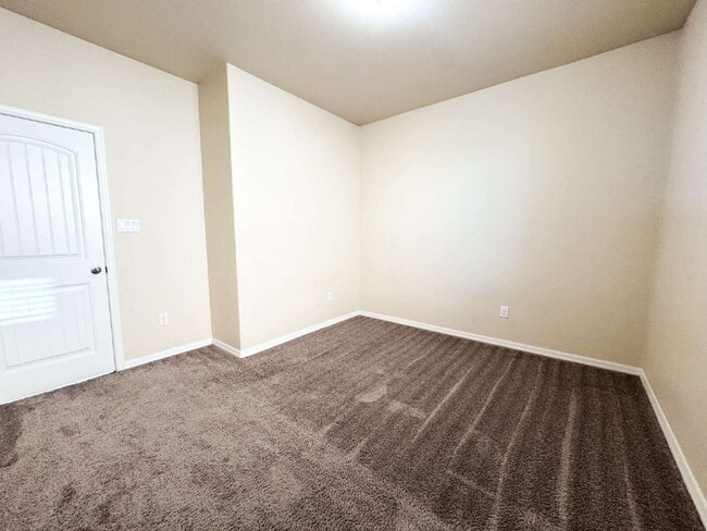 Building Photo - Araby Crossing – 3 Bedroom, 2 Bathroom Sol...