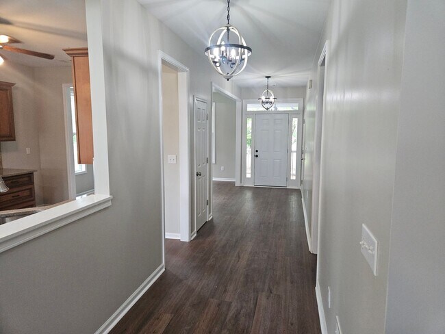 Building Photo - Spacious Hiram House on 1.37 Acres