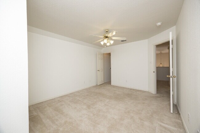 Building Photo - Spacious 4-Bedroom Home with Large Backyard in Rowlett