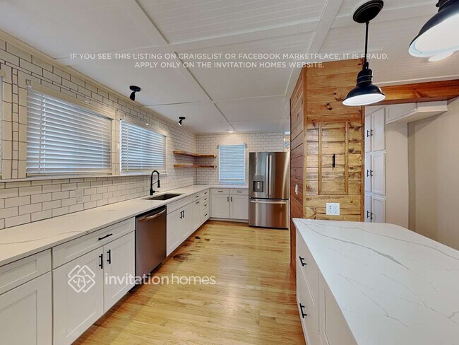 Building Photo - 11001 Needles Ct