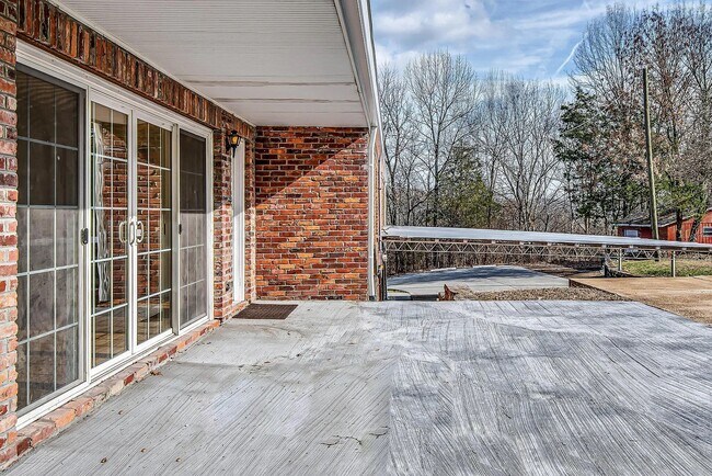 Building Photo - 3245 Kings Ln