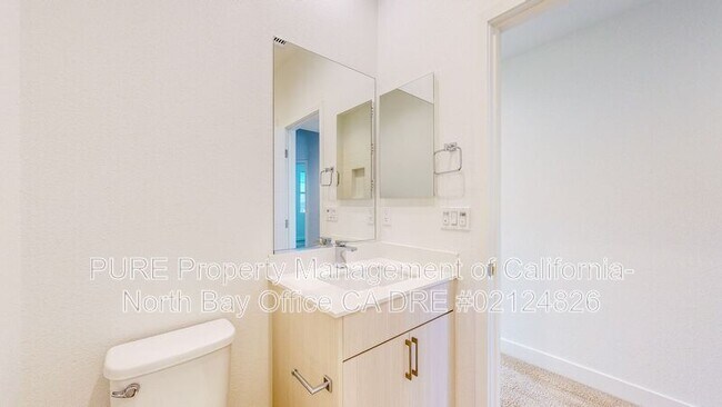 Building Photo - 221 Gambrel Cir