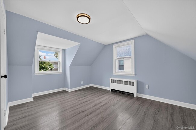 Building Photo - 121 Sheridan Ave