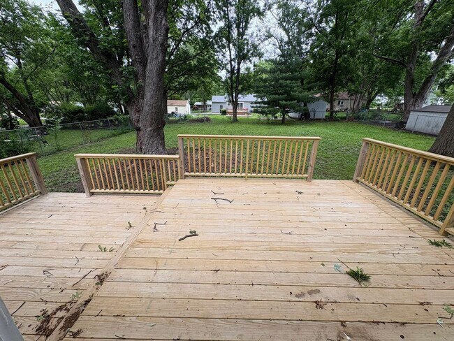 Building Photo - 3 Bedroom / 2 Bath Updated Home / Large Fenced Yard / Brand-New Multi-Level Deck