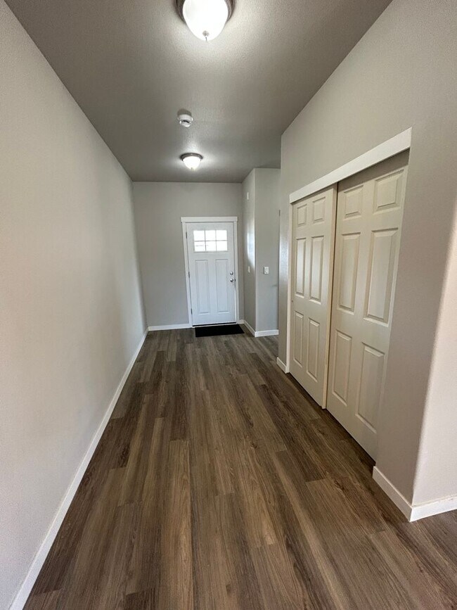 Building Photo - Beautifully Furnished Brand New 5 Bedroom ...
