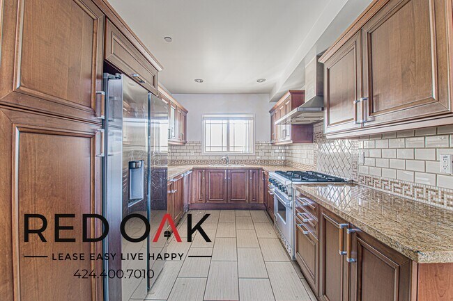 Building Photo - 11848 Kiowa Ave