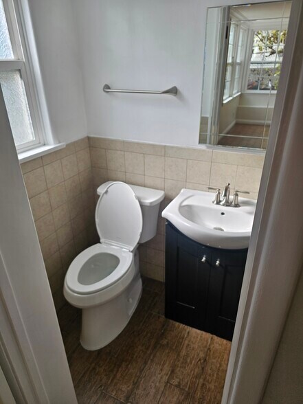 Building Photo - 3250 Lowry Rd