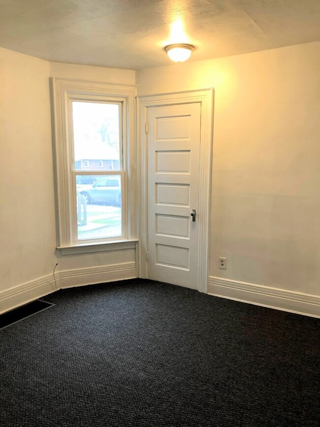 Building Photo - 1977 Prospect Ave