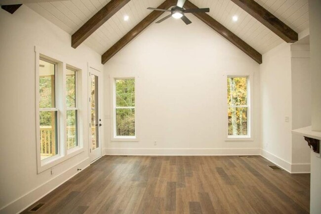 Building Photo - 200 Towne Overlook Dr