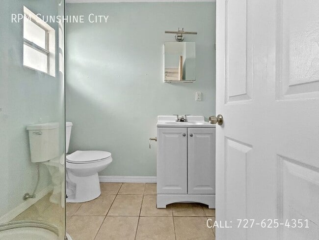 Building Photo - 10464 106th Ave N