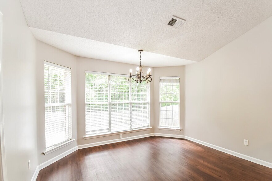 Building Photo - 6356 White Hawk Ln