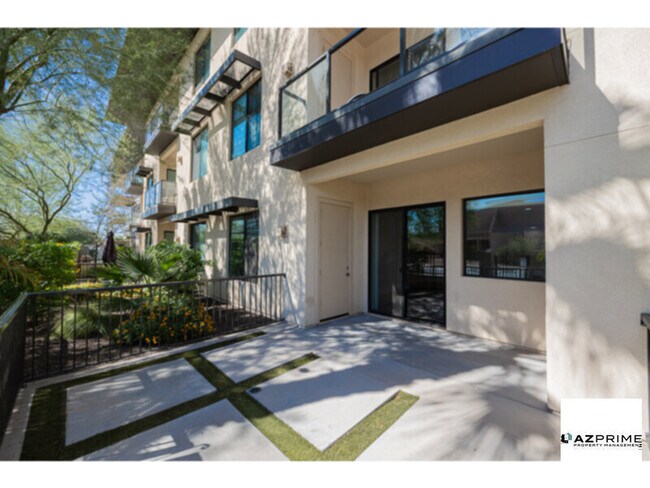 Building Photo - An Extraordinary Chance Awaits to Lease th...