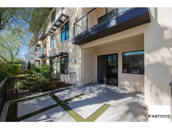 Building Photo - An Extraordinary Chance Awaits to Lease this 2/2 Scottsdale Condo at the coveted Inspire on Earll!