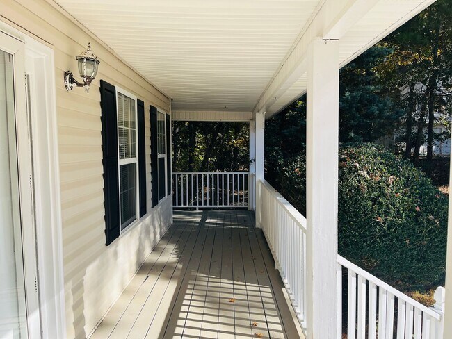 Building Photo - Charming 3 bed, 2 full bath home in Villa Rica!