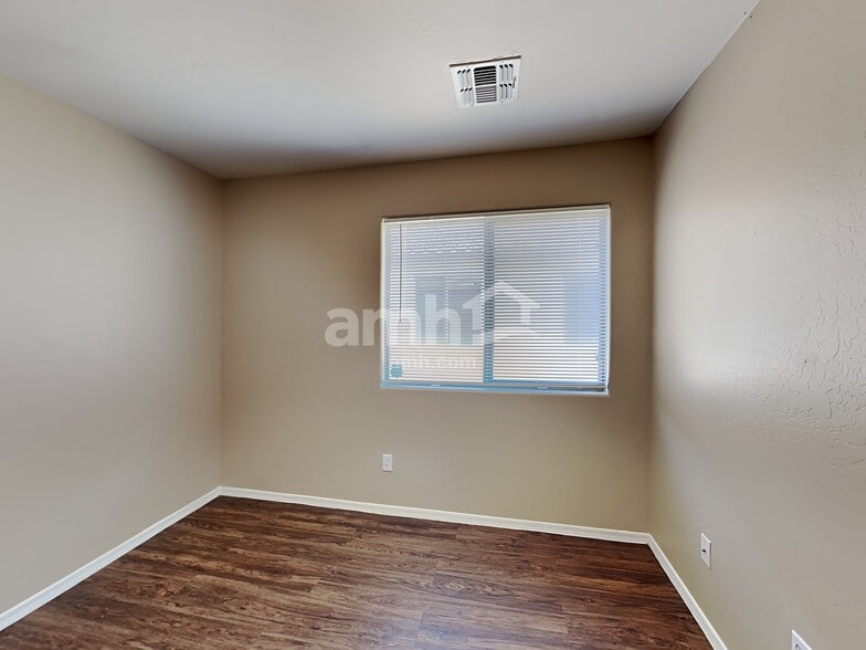 Building Photo - 3012 S 257th Dr